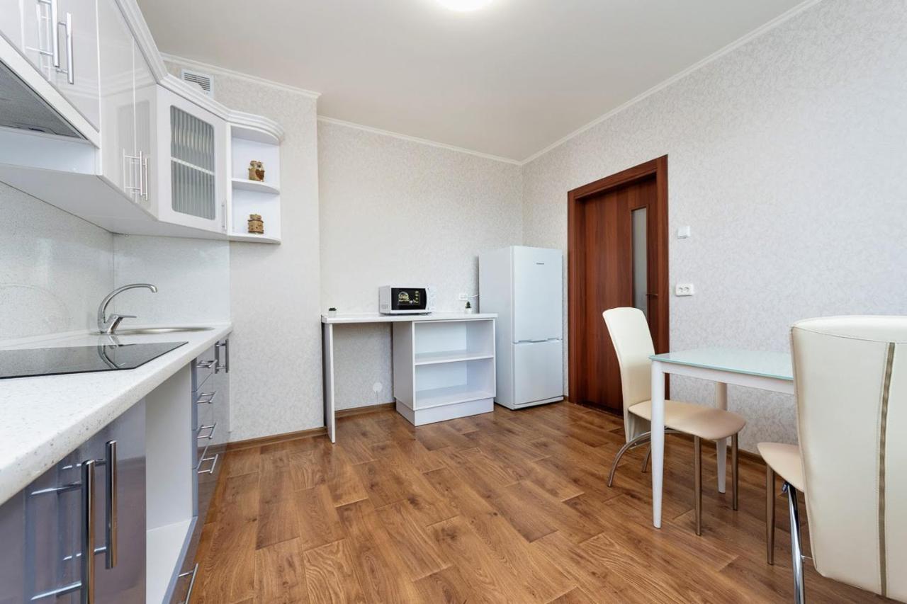 Новая Квартира Переулок Ясиноватский 11 Kiev Extérieur photo