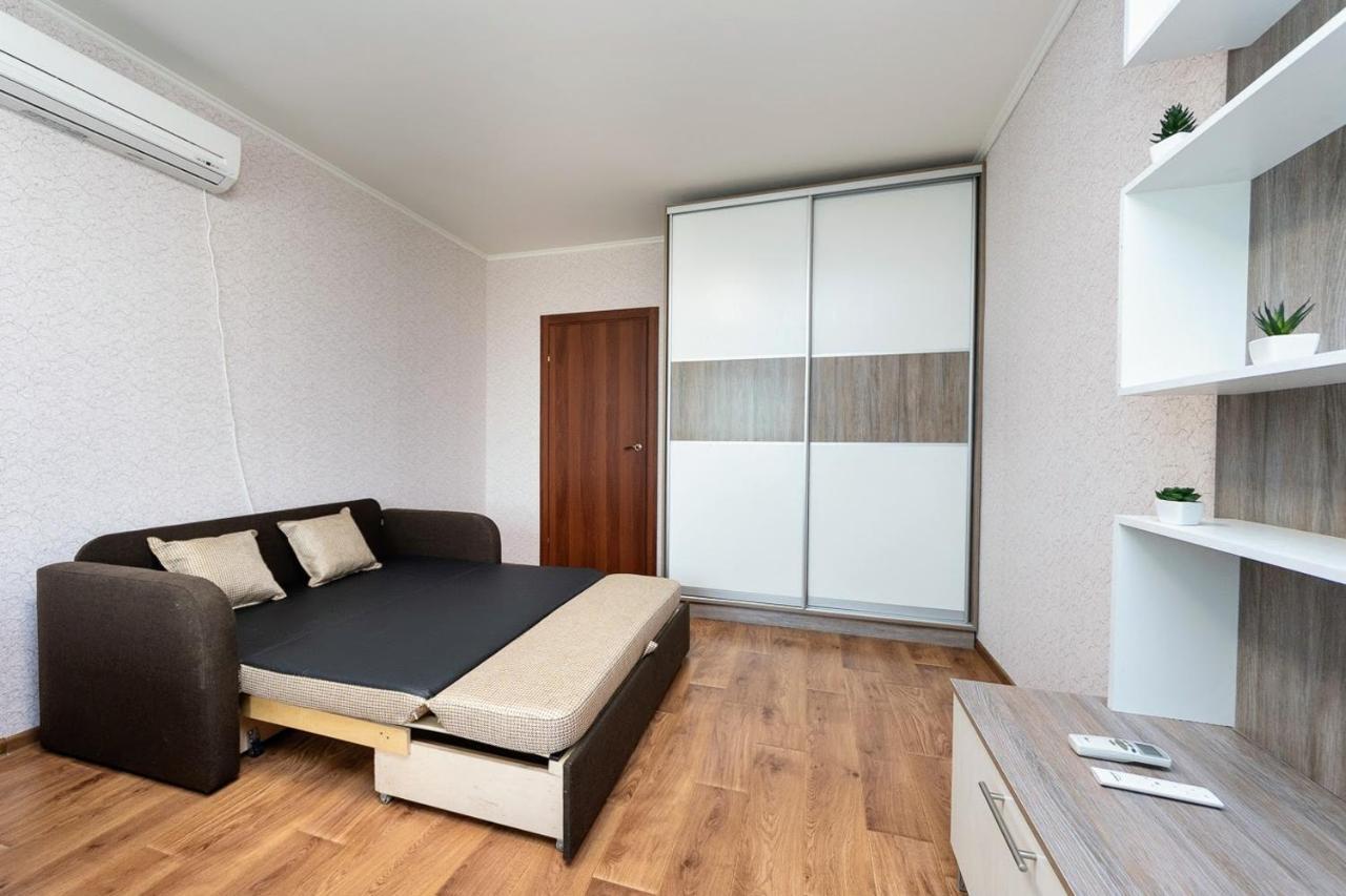 Новая Квартира Переулок Ясиноватский 11 Kiev Extérieur photo